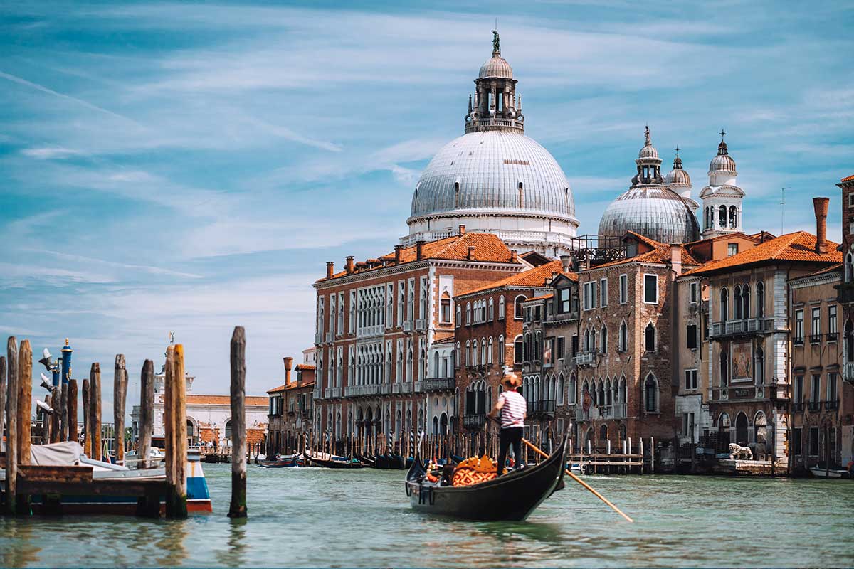 Gondoliers secret Venice tour